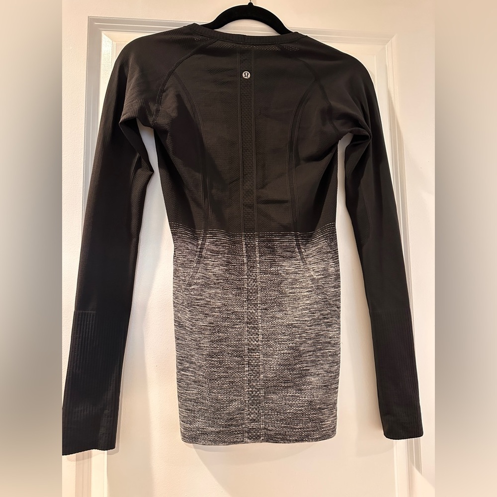 Lululemon Black and Gray ombré 4 swiftly tech long sleeve